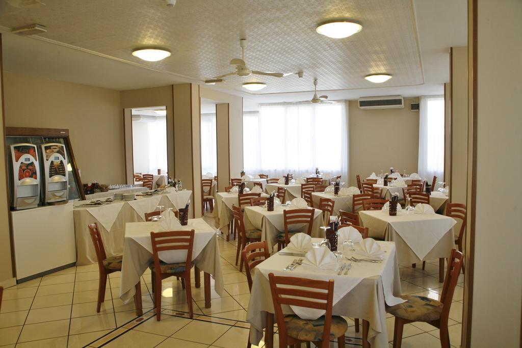 Hotel Primula Azzurra 체르비아 외부 사진